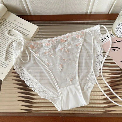 Geborduurd Bloemen Culotte – Zacht & Transparant