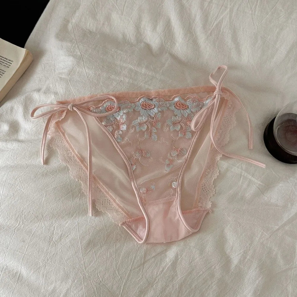Geborduurd Bloemen Culotte – Zacht & Transparant