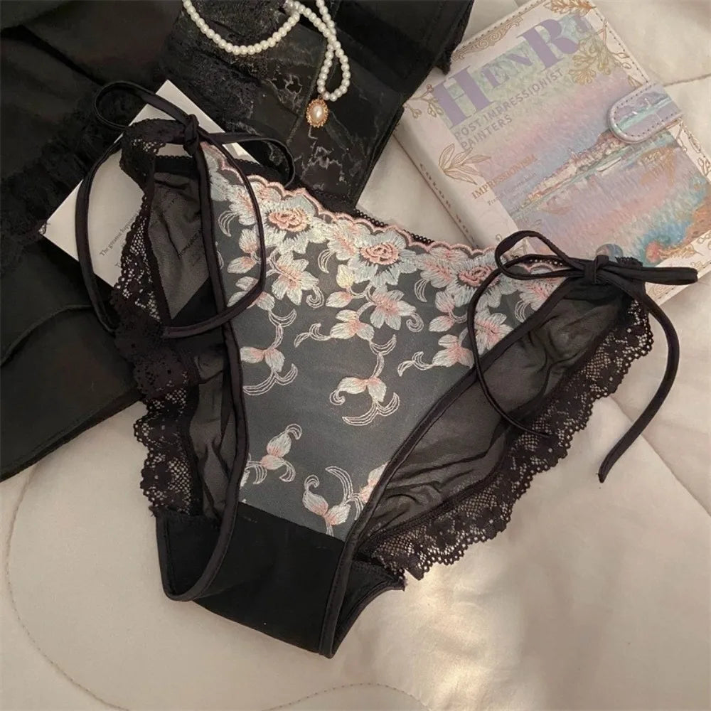 Geborduurd Bloemen Culotte – Zacht & Transparant